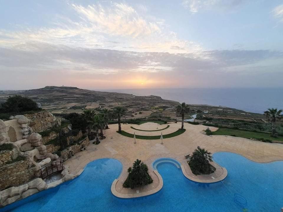 Sunset Holiday Apartment With Communal Pool + Views Ghajn Melel Exterior foto