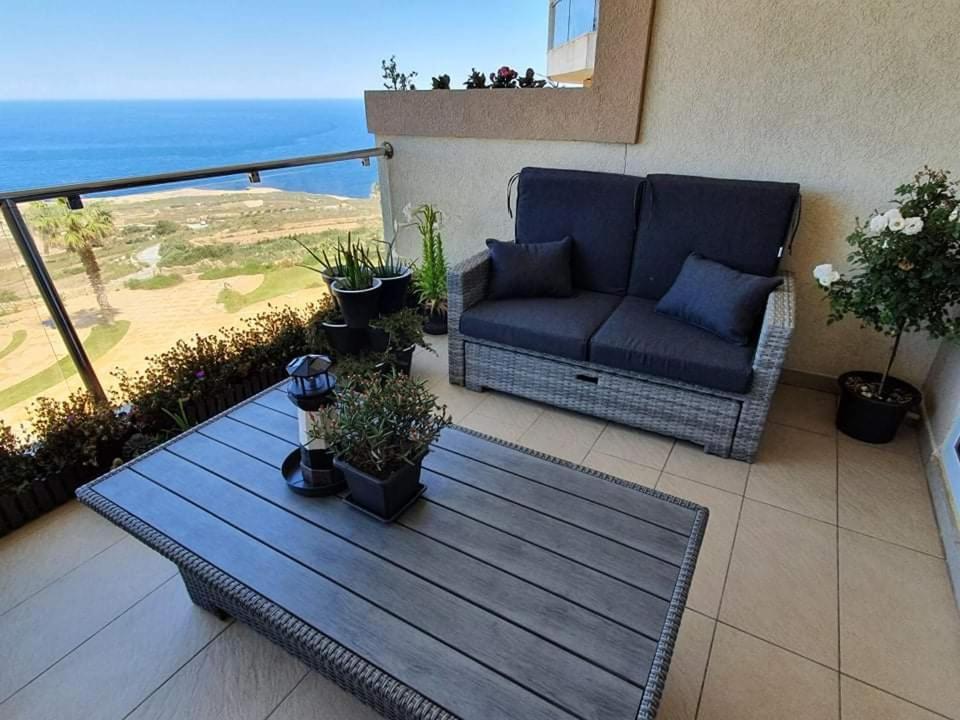 Sunset Holiday Apartment With Communal Pool + Views Ghajn Melel Exterior foto