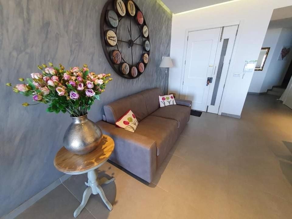 Sunset Holiday Apartment With Communal Pool + Views Ghajn Melel Exterior foto